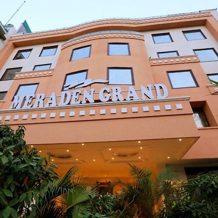 Hotel Meraden Grand Váránaszi Kültér fotó