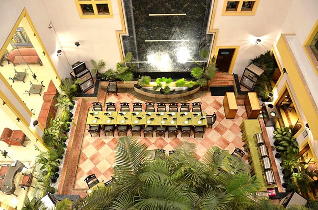 Hotel Meraden Grand Váránaszi Kültér fotó