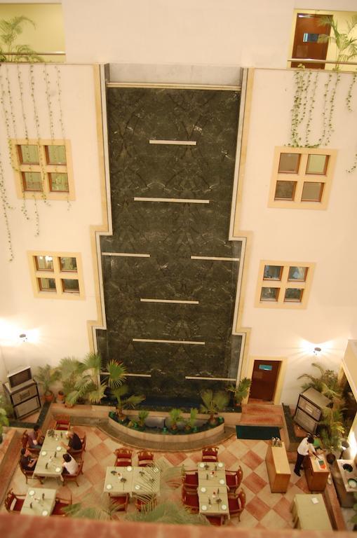 Hotel Meraden Grand Váránaszi Kültér fotó