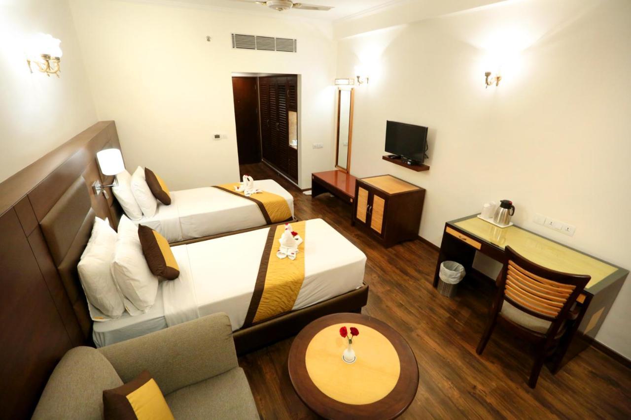 Hotel Meraden Grand Váránaszi Kültér fotó