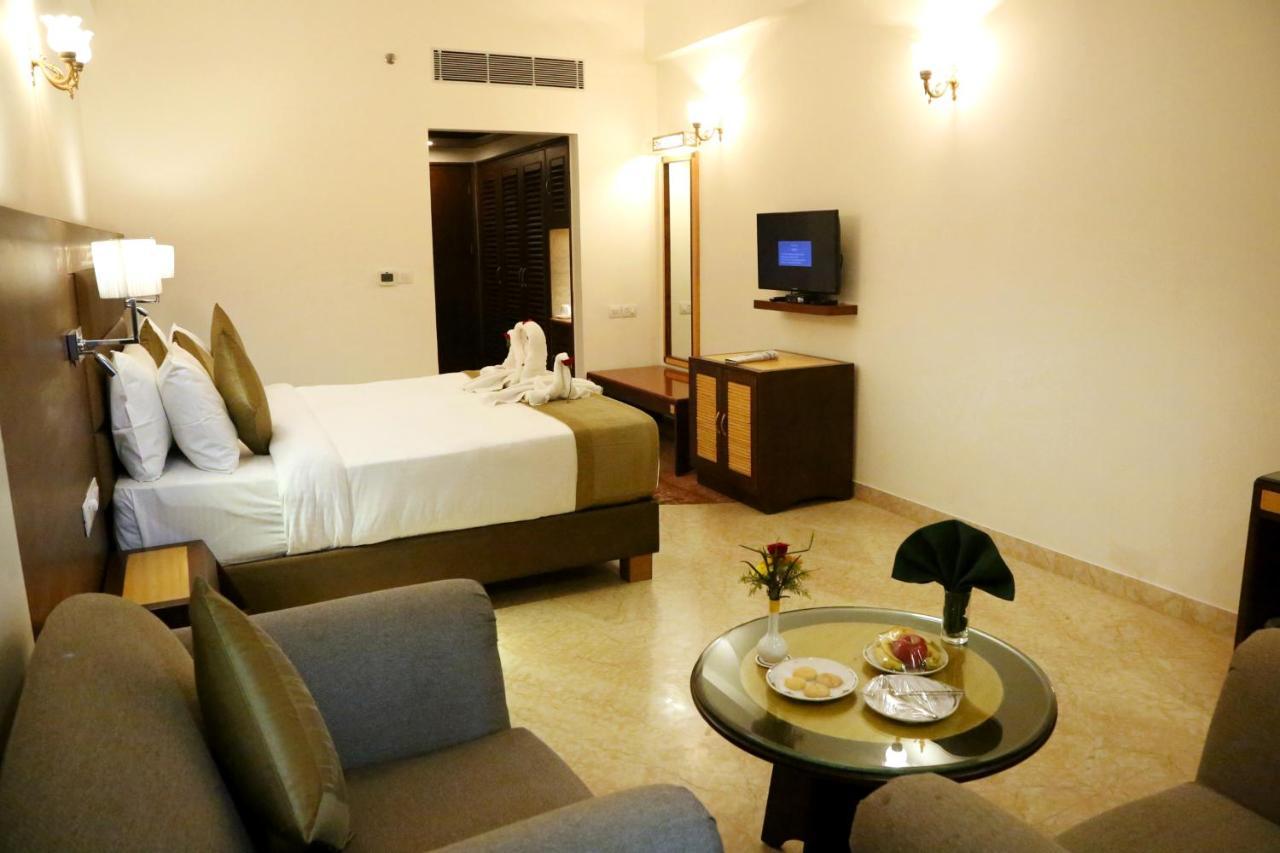 Hotel Meraden Grand Váránaszi Kültér fotó
