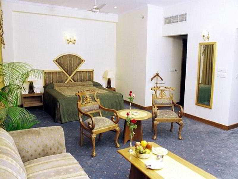 Hotel Meraden Grand Váránaszi Kültér fotó