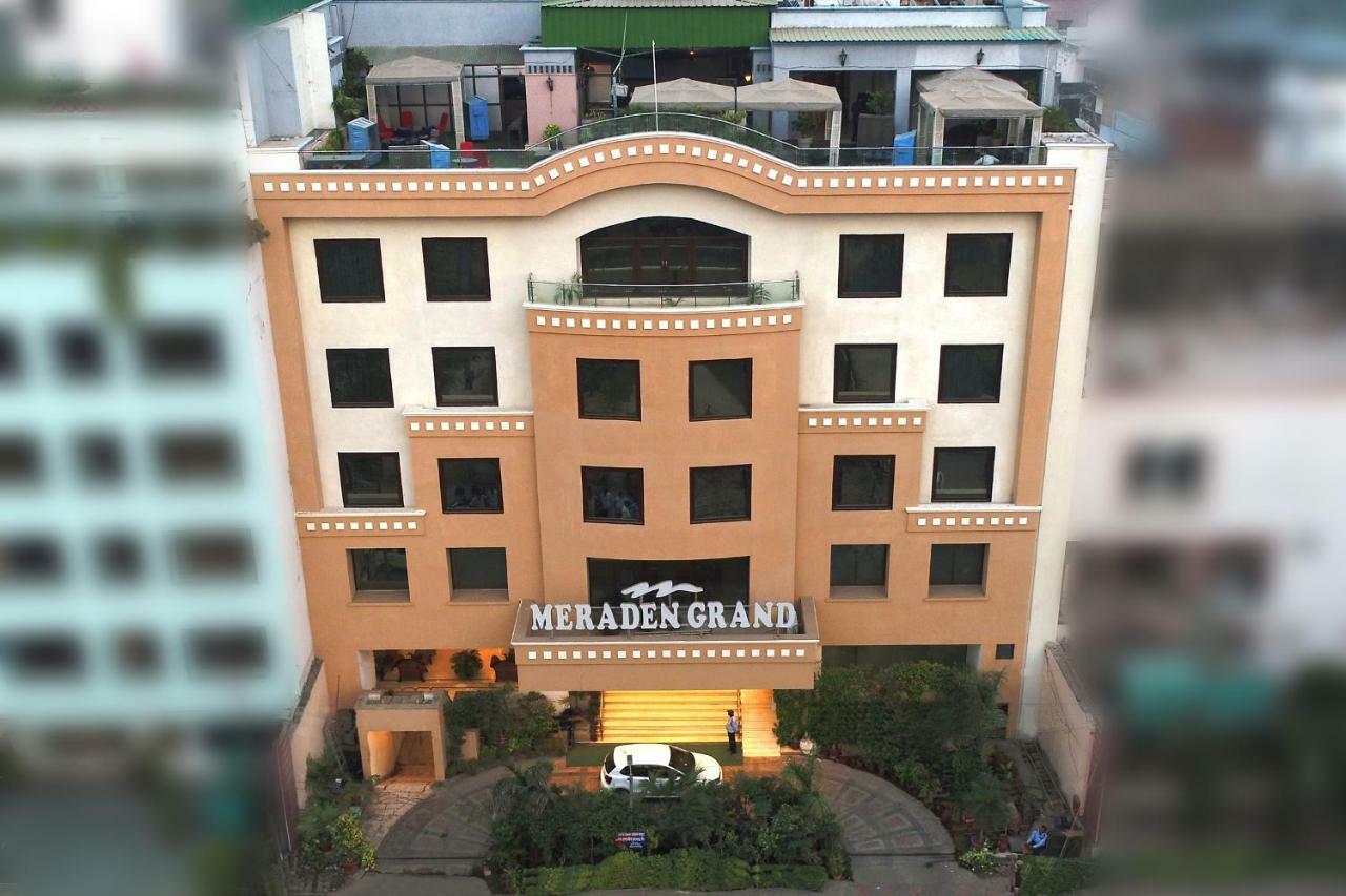 Hotel Meraden Grand Váránaszi Kültér fotó