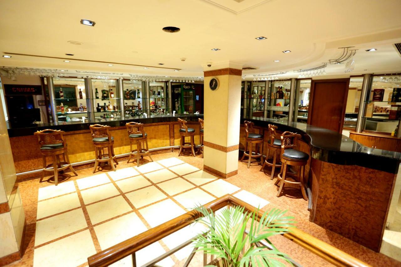 Hotel Meraden Grand Váránaszi Kültér fotó